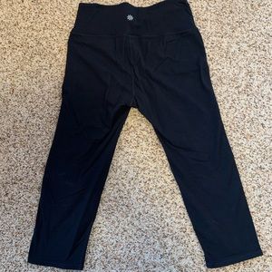 ATHLETA black Capris